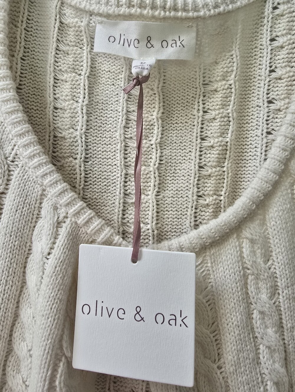 Olive & Oak Cream Cable-Knit Short Sleeve Cardigan with Decorative Clasps - Picture 3 of 5